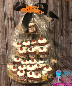 “It’s the Great Pumpkin Charlie Brown!” Cupcake Tower